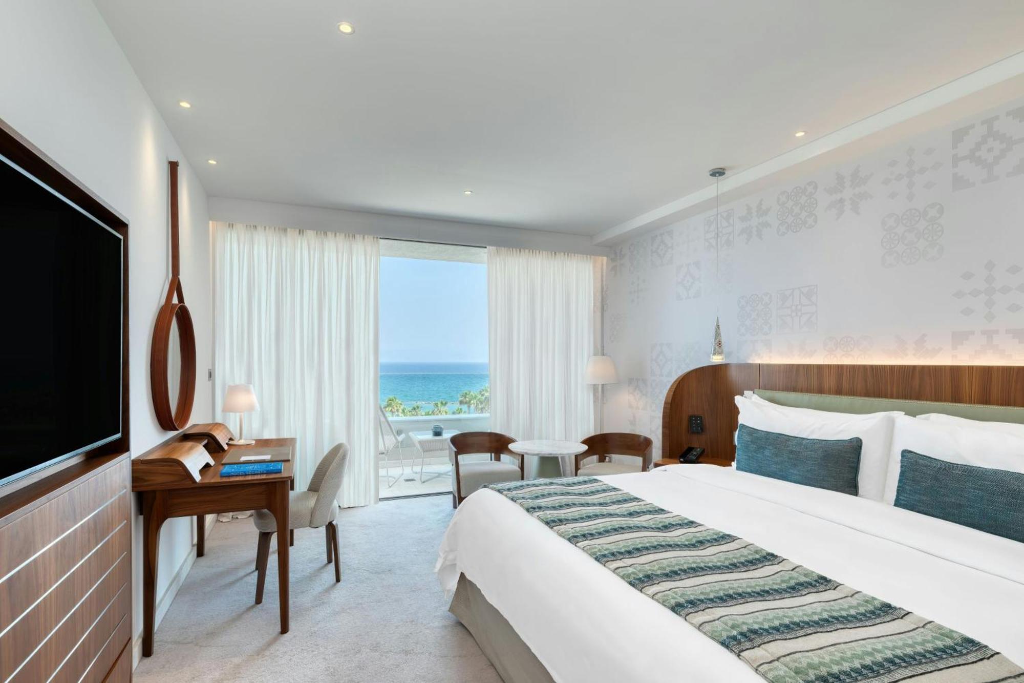 Chambre Lit King-Size Supérieure avec Balcon - Vue sur Mer