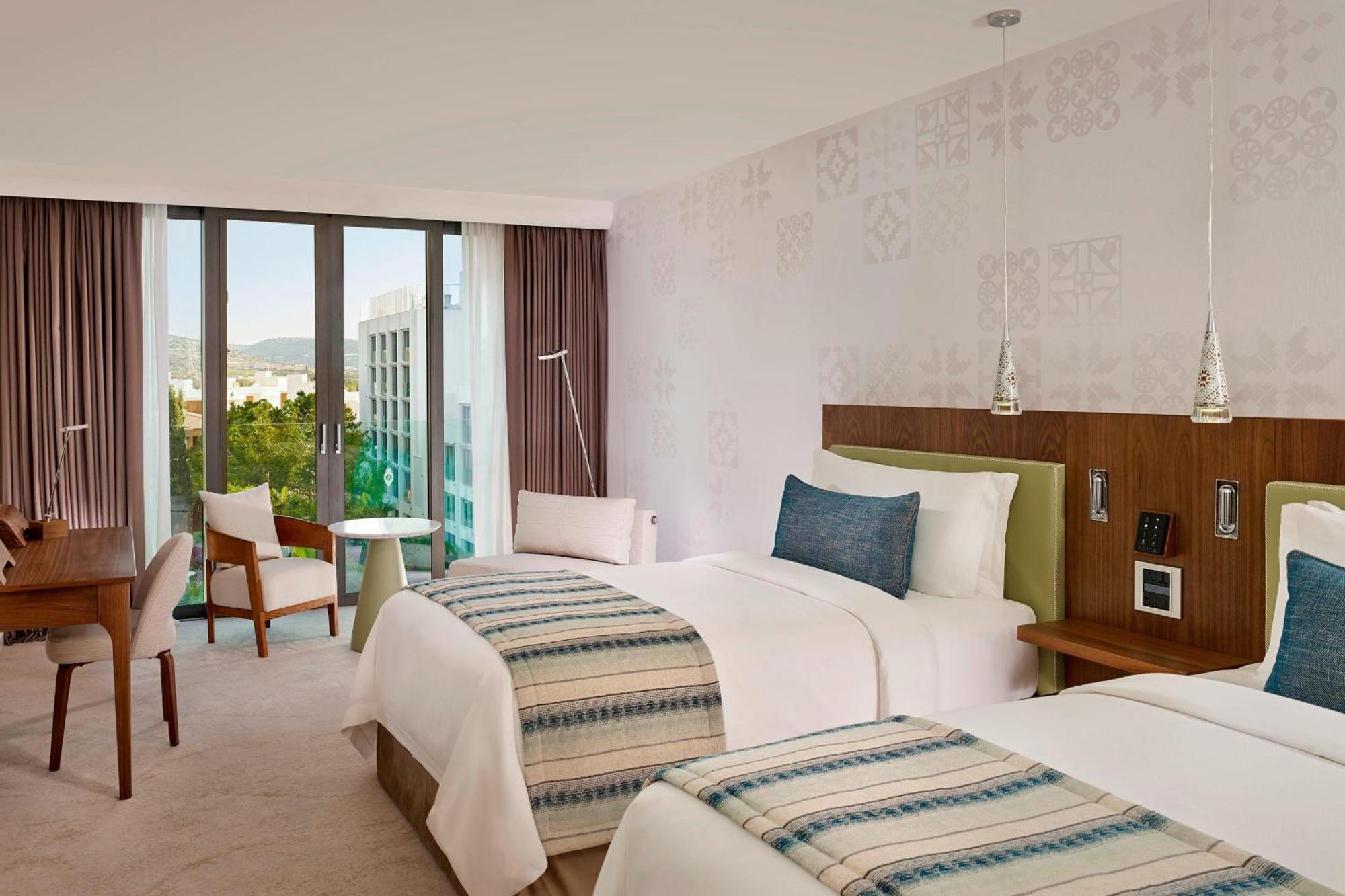 Chambre Supérieure avec 2 Lits Simples ou Lits Jumeaux et Canapé-Lit
